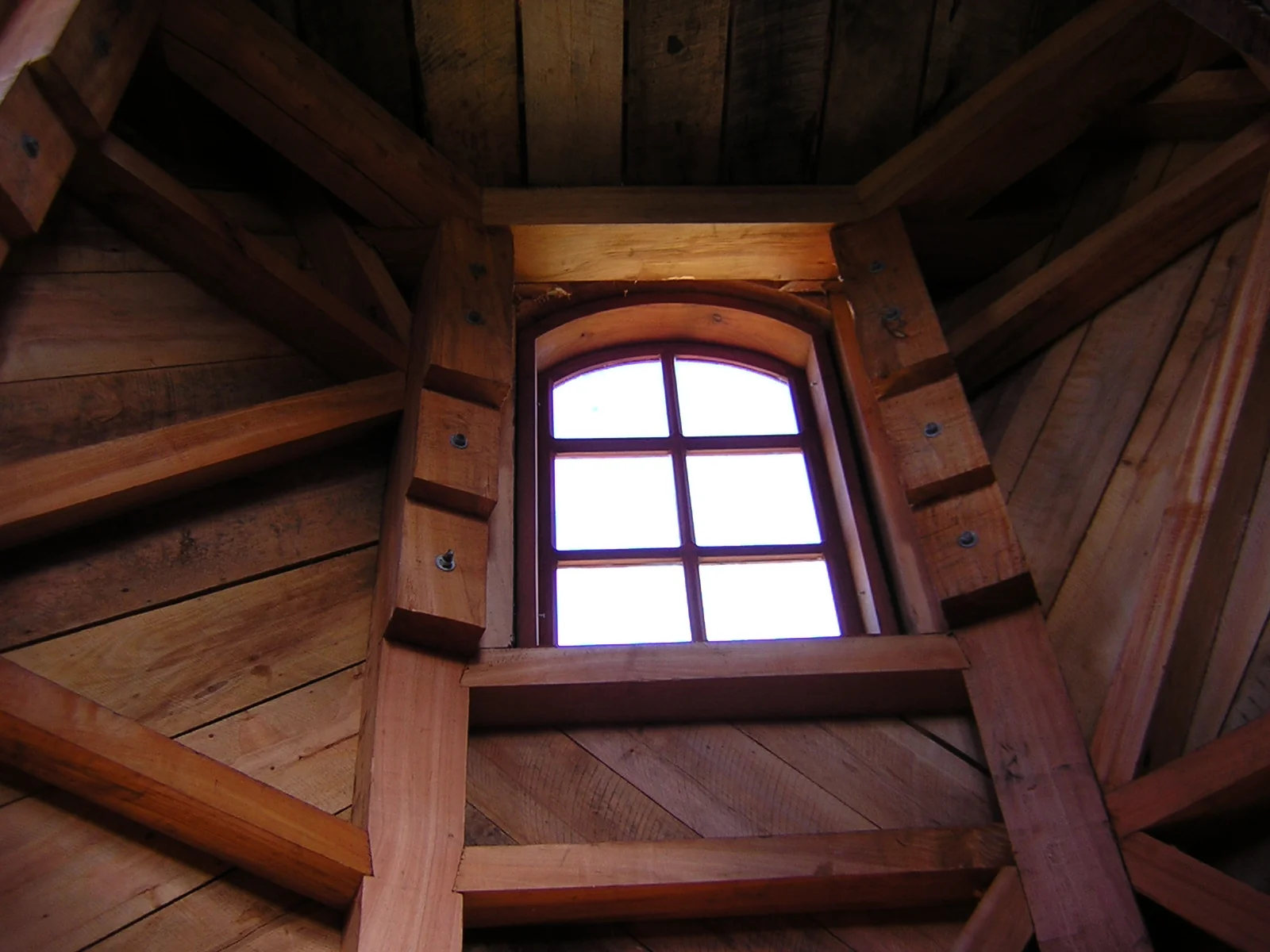Restauración patrimonial Iglesia de Colo · Constructora Patrimonial Chiloé